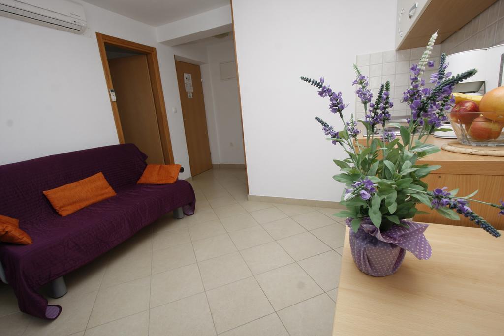 Apartments Neva Макарска Номер фото